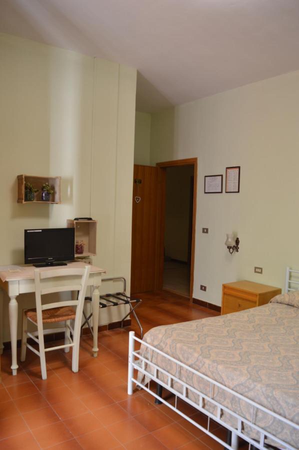 Hotel Il Poggetto Castellina Marittima Extérieur photo