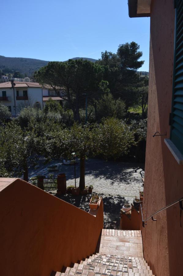 Hotel Il Poggetto Castellina Marittima Extérieur photo