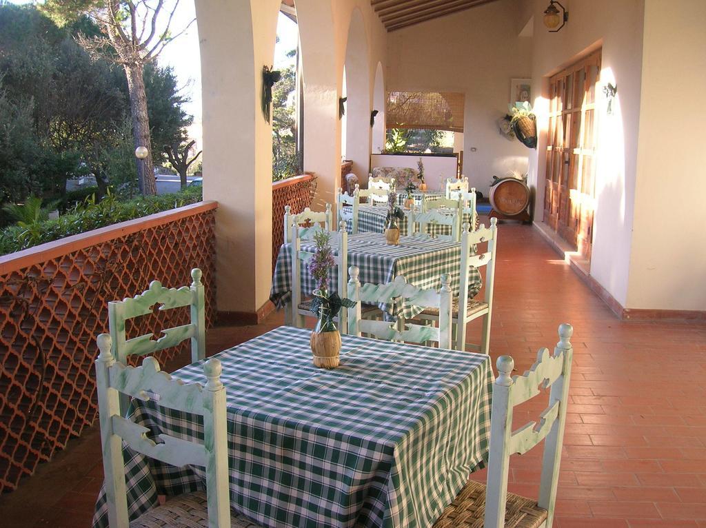 Hotel Il Poggetto Castellina Marittima Extérieur photo