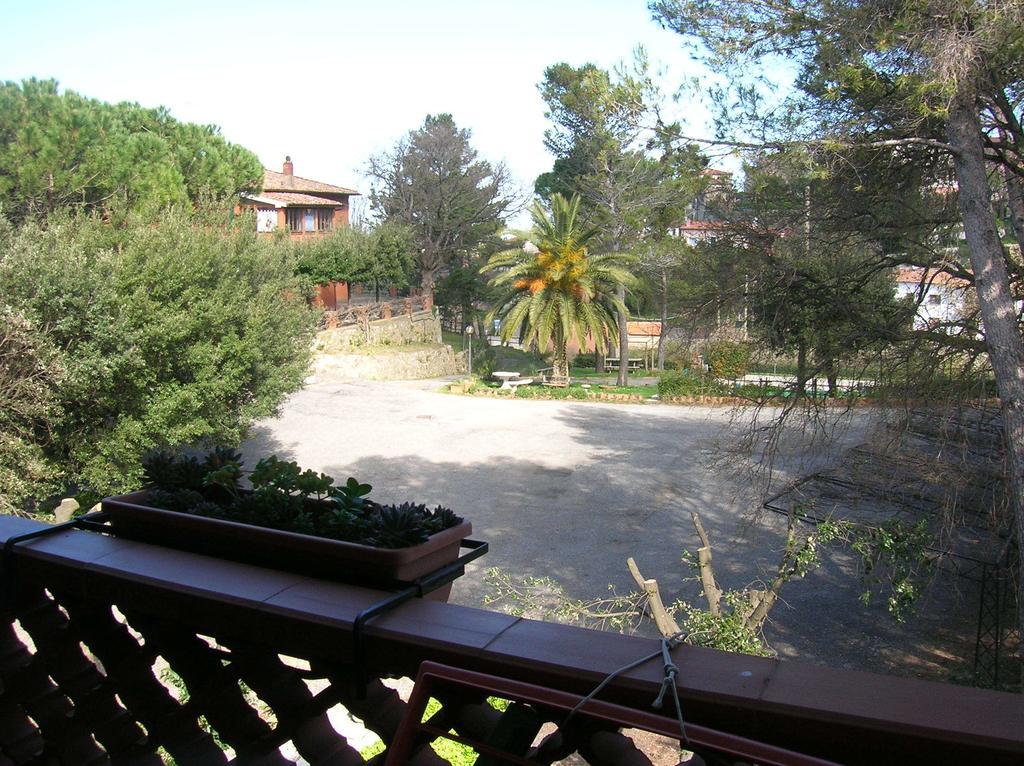Hotel Il Poggetto Castellina Marittima Extérieur photo