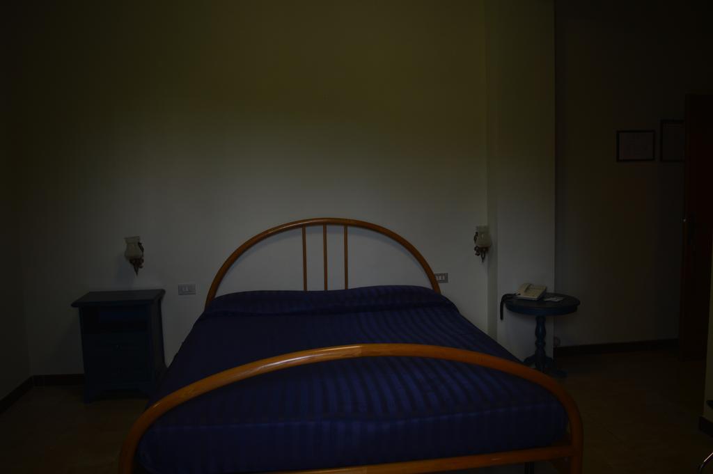 Hotel Il Poggetto Castellina Marittima Extérieur photo