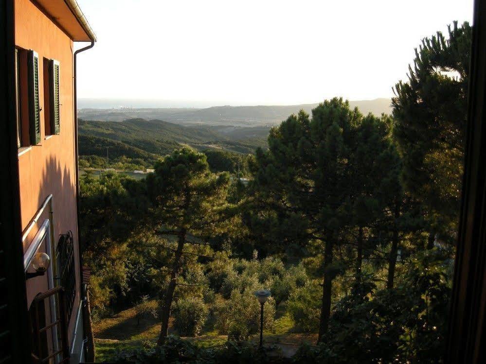 Hotel Il Poggetto Castellina Marittima Extérieur photo